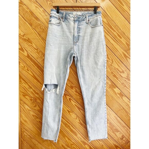 Abercrombie & Fitch The Skinny High Rise Distressed Raw Hem - Picture 1 of 8